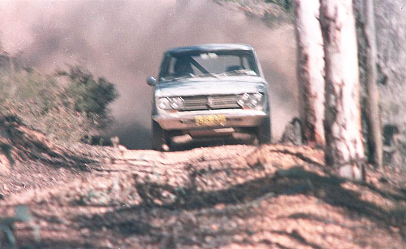 LCC_Hill_rally_1987_Datsun_1600_(Kelvin_Roach)