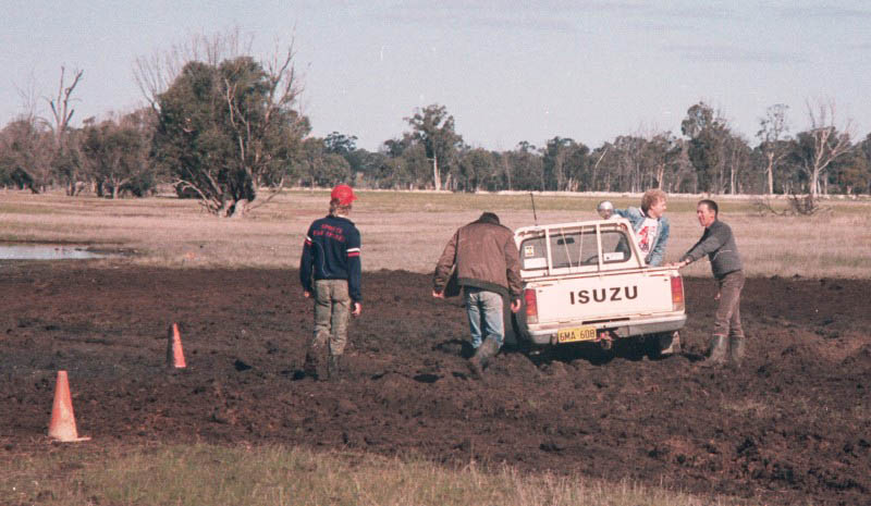 LCC_Mudplug_1987_Isuzu_ute