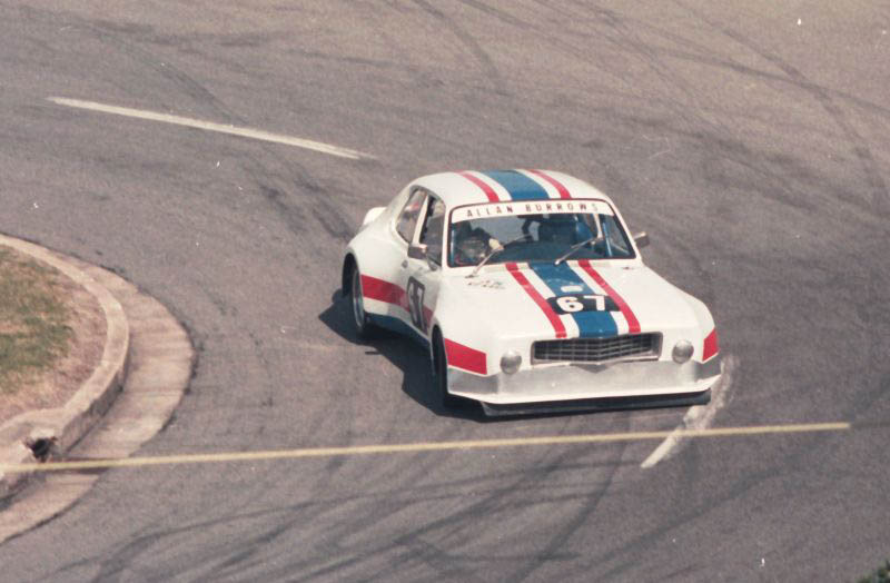 Newcastle_Hillclimb_1985_Torana_Sports_Sedan