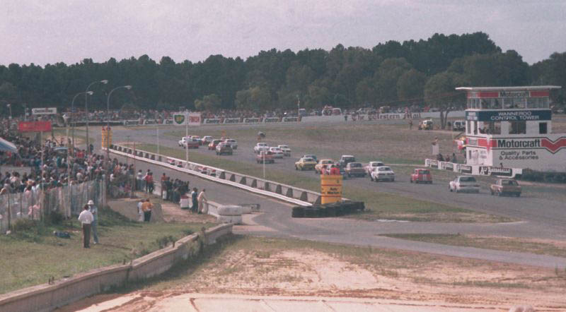 Wanneroo_1987_Sports_Sedan_start